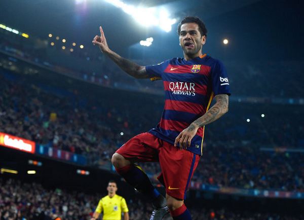 Dani Alves Tertarik Kembali ke Barcelona