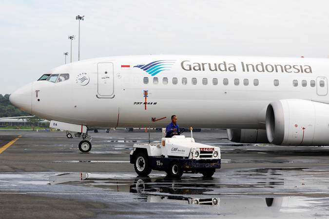 Tiket Pesawat Masih Tinggi, Pemerintah Panggil Dirut Garuda Indonesia
