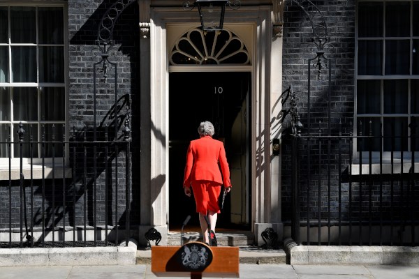 Theresa May Sibuk Siapkan Transisi Pemerintahan Jelang Mundur