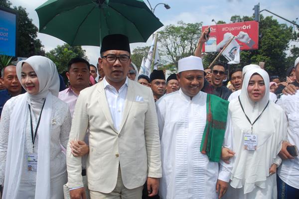 Ridwan Kamil Unggah Foto Bareng Ganjar, Warganet Sebut Pasangan Capres Cawapres - Harian Jogja