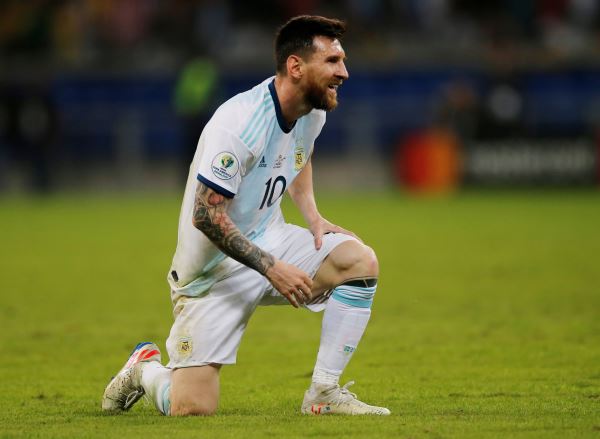 Argentina Dikandaskan Brasil, Messi Sebut Wasit Penuh Omong Kosong