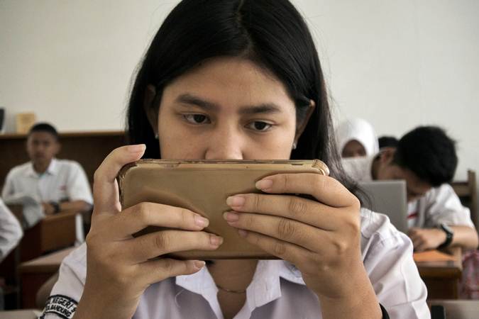 Ternyata 93% Orang Indonesia Memakai Smartphone Tidak untuk Menelepon, tapi Foto-Foto