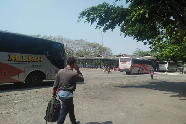 Jatuh dari Bus Mira, Penumpang Asal Bekasi Meninggal di Tempat