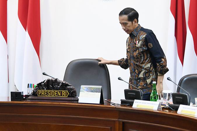 Jokowi Berjanji Pangkas Birokrasi yang Tidak Bermanfaat & Pecat Pejabatnya