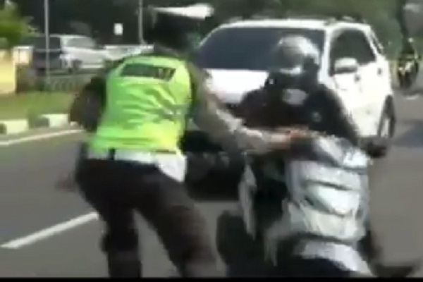 Jadi Kontroversi, Video Viral Polisi Setop Pengendara Motor