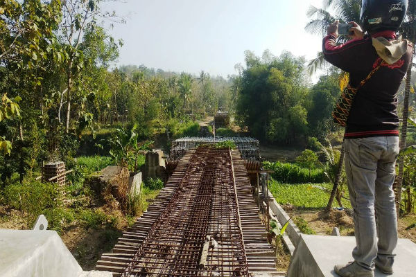 Proyek Jembatan Wonolagi Macet, Mimpi Warga Kian Menjauh