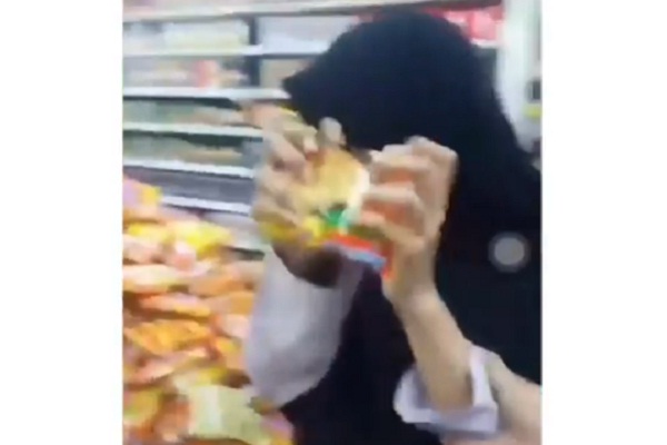 Viral: Kawanan Mahasiswa Acak-Acak Minimarket