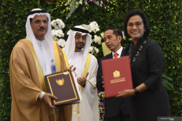 Putra Mahkota Abu Dhabi Makan Durian dan Salak di Istana Bogor