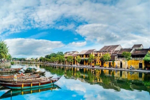 Jelajahi Pemandangan Indah dan Wisata Murah di Salah Satu Kota Terbaik Dunia di Vietnam