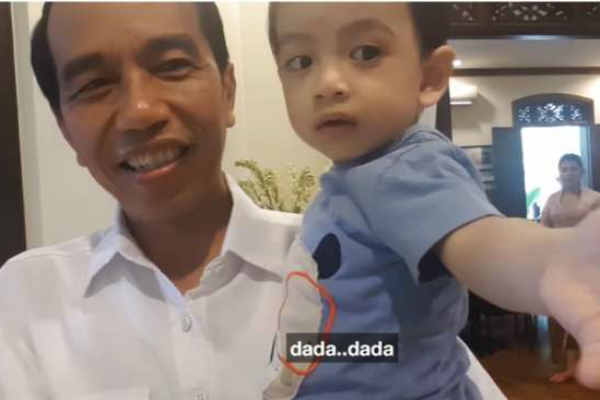 Malam Mingguan di Mal, Jokowi : Antar Cucu Cari Mainan