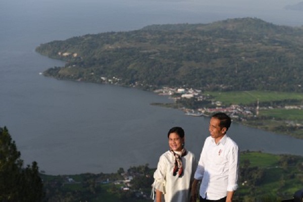 Jokowi Ancam Cabut Izin Perusahaan yang Cemari Danau Toba