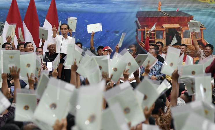 Ngebut, Jokowi Jamin Pembagian Sertifikat Kelar 2025