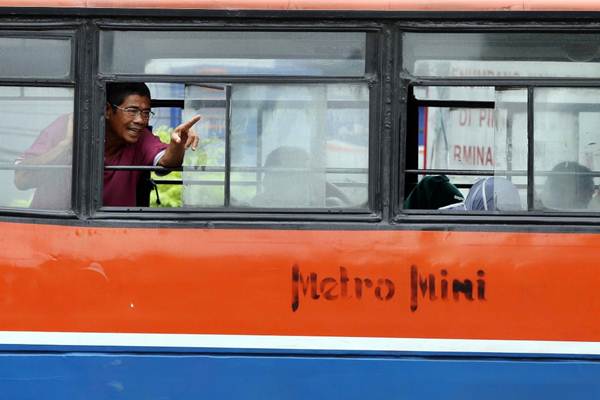 Angkutan Umum Berumur di Atas 10 Tahun Dilarang Beroperasi di Jakarta