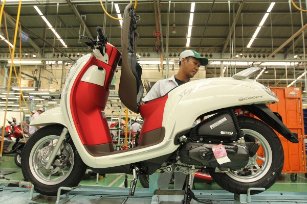 AHM Kenalkan Honda Scoopy Merah Putih