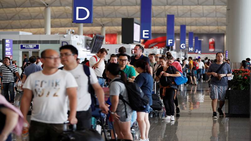 Setelah 2 Hari Tutup, Bandara Hong Kong Beroperasi Kembali