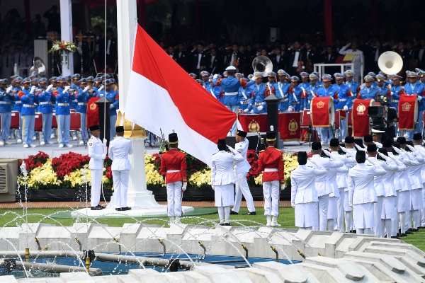 Ini Nama-Nama Tim Putih, Petugas Upacara Penurunan Bendera Merah Putih di Istana Merdeka