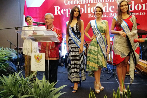 Batik Indonesia Dipromosikan Ratu Kecantikan Kolombia