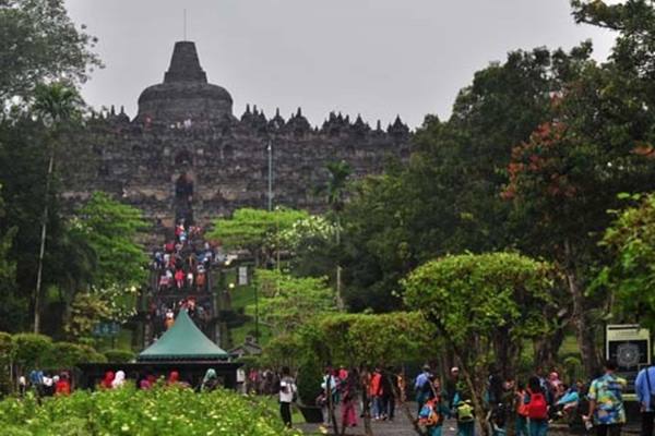 Candi Borobudur Kelebihan Beban Pengunjung, Ini Langkah BOB