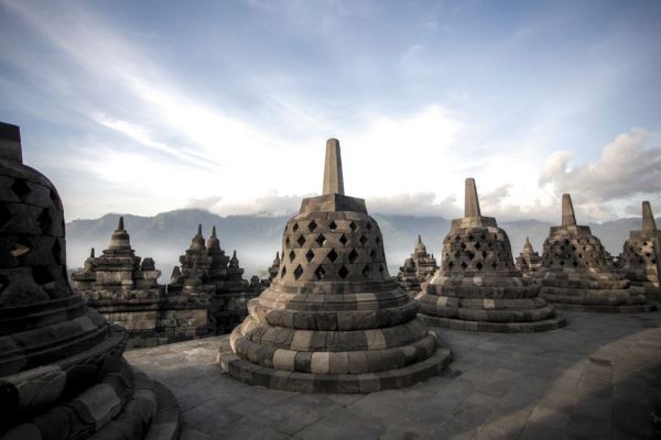Presiden Joko Widodo dan Para Menteri Tinjau Candi Borobudur