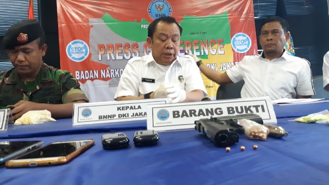 BNN Tangkap 4 Oknum TNI yang Bawa Ekstasi di Hotel Jakarta