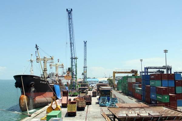 Ini Klarifikasi Pelindo III Terkait Crane Roboh di Pelabuhan Semarang