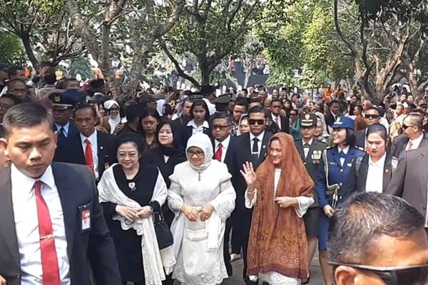 SBY, Megawati dan JK Datang Beriringan di Pemakaman B.J. Habibie