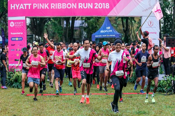 Berlari untuk Peduli di Hyatt Pink Ribbon Run 2019