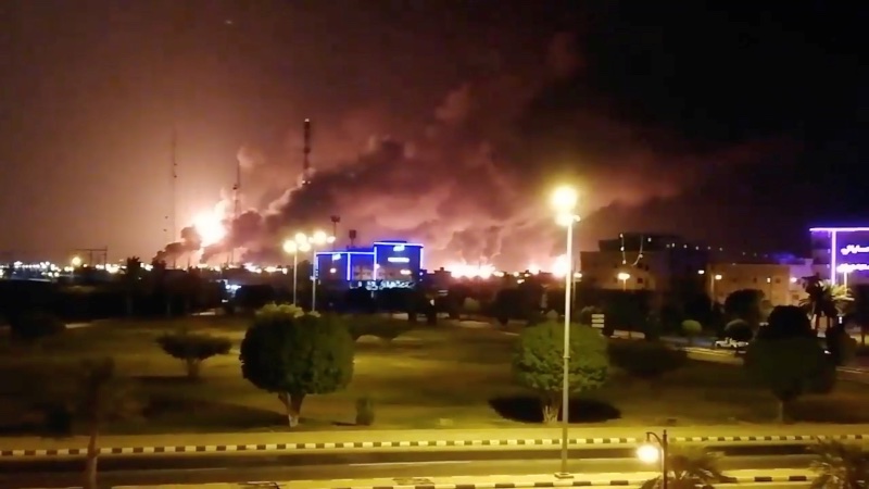 Pabrik Minyak Saudi Terbakar Setelah Diserang Drone