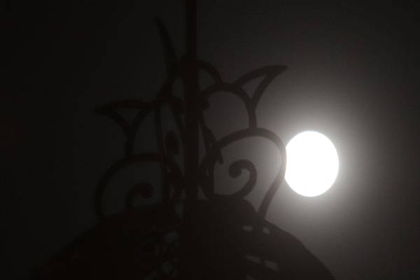 Begini Penampakan Bulan Purnama Harvest Moon dari Langit Solo