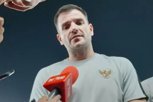 Ingat Peri Sandria? Dia Minta Simon McMenemy Dipertahankan Jadi Pelatih Timnas Indonesia