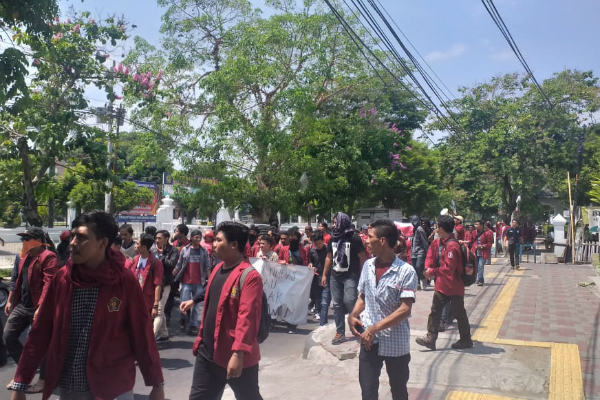 Ratusan Mahasiswa dari Timoho Bergerak Menuju Gejayan