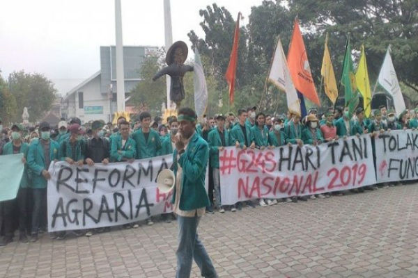 Kritik Pedas Mahasiswa: DPR Dipilih Rakyat Bukan Kapitalis!