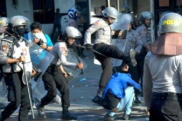 Puluhan Korban Kericuhan Demo Mahasiswa Dilarikan ke RSPP
