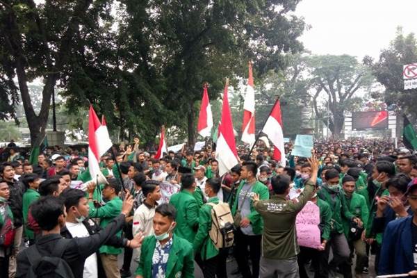 Terinjak-injak Pendemo RUU KPK, Kapolresta Pekanbaru Pingsan