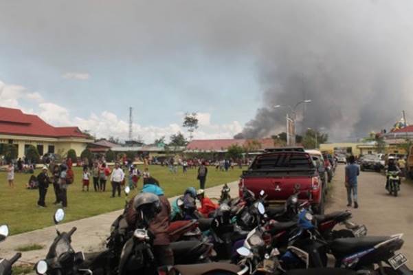 Kelompok Bersenjata Bakar Rumah Kepala Distrik di Puncak Papua