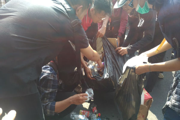 Sampah di Lokasi Demonstrasi 30 September Terkumpul Capai 20 Ton