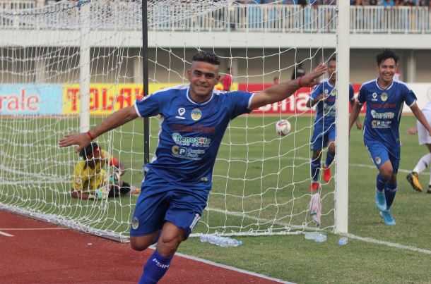 Cristian Gonzales: Aji Santoso Sudah Pamit dengan Pemain Seusai PSIM Kalah dari Martapura FC