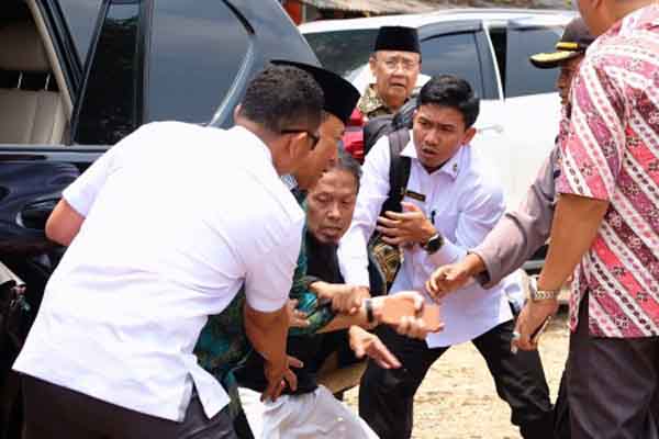 Jenguk di RSPAD, Jaksa Agung Ungkap Kondisi Wiranto Usai Operasi