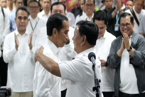 Hasil Survei, Mayoritas Publik Tak Setuju Prabowo Merapat ke Jokowi