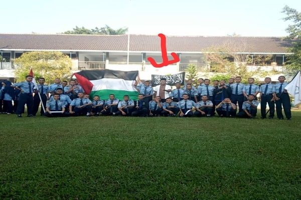 Bendera yang Identik dengan HTI Dikibarkan di SMKN 2 Sragen