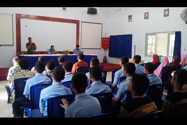 Rohis SMKN 2 Sragen Dibekukan karena Kibarkan Bendera Identik HTI