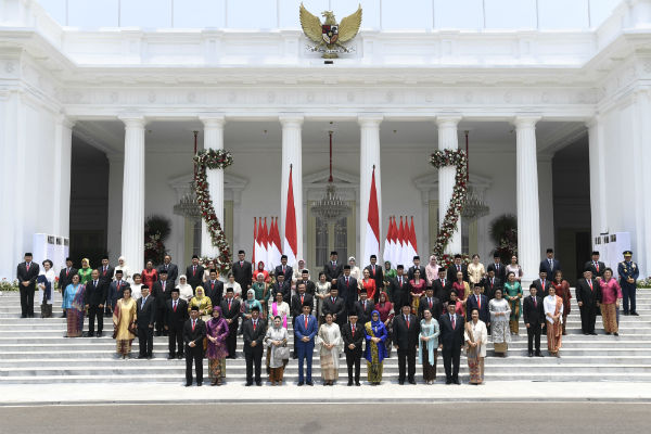 Versi Core, Tim Ekonomi Jokowi di Kabinet Baru Suram