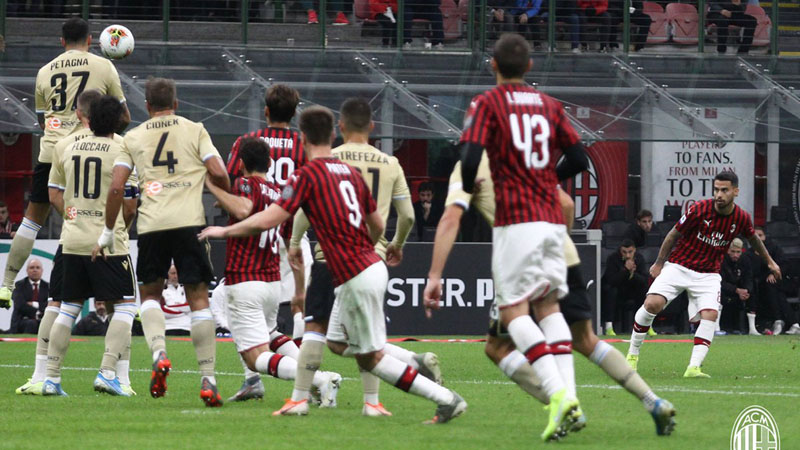 Pioli Dapatkan Kemenangan Pertama Bersama Milan