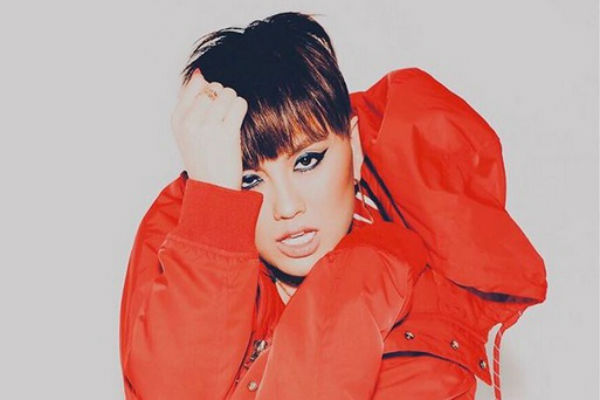Didukung Agnez Mo Soal Bullying, Melly Goeslaw Menangis