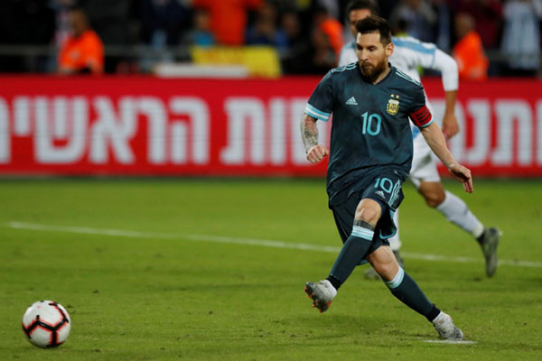 Penalti Lionel Messi Selamatkan Argentina dari Kekalahan Lawan Uruguay