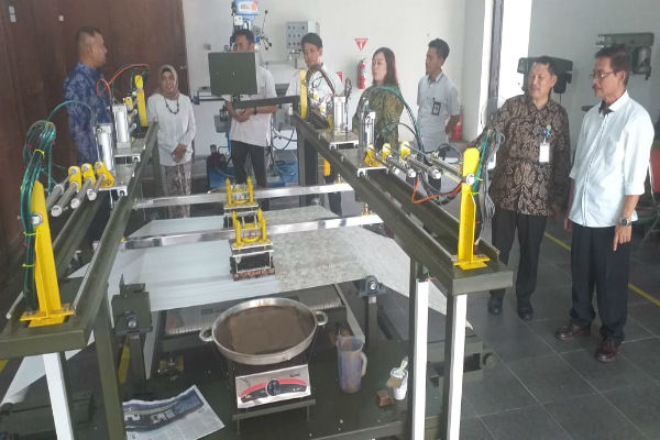 Alat Cap Batik Otomatis Pertama di Dunia Hadir di Jogja