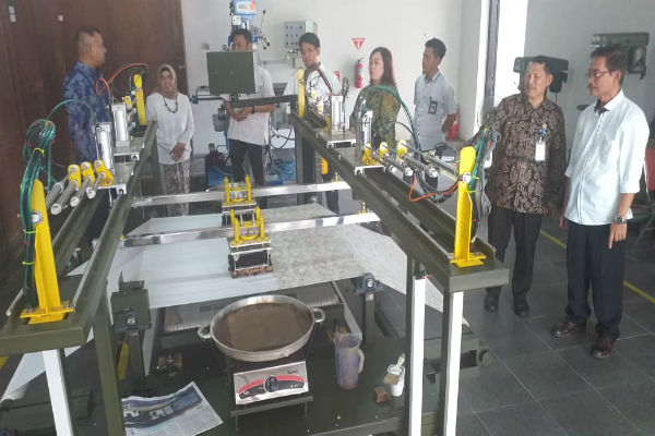  Alat  Cap  Batik  Otomatis Pertama di Dunia Hadir di Jogja 