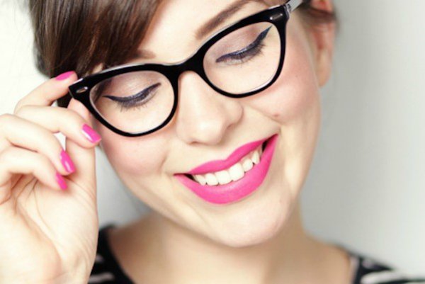 Ini Tips Memilih Kacamata Sesuai dengan Bentuk Wajah
