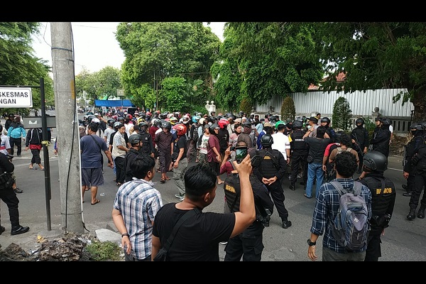 2 Kelompok Bentrok di Dekat Kantor PCNU Jelang Kedatangan Gus Muwafiq ke Solo