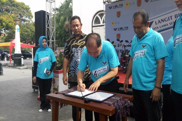 Jelajahi ke Kota Lama Semarang, Ada Lima Sepeda Listrik Siap Digunakan Wisatawan